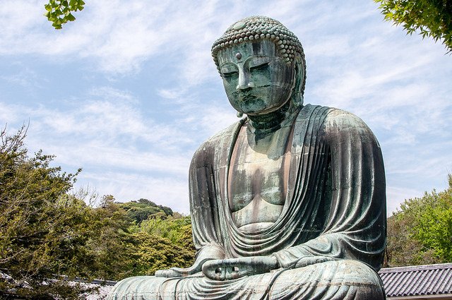 Imagen lateral del Gran Buda de Kamakura